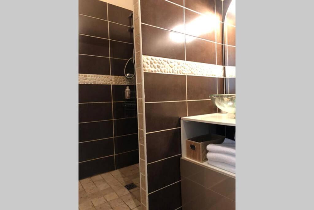 Appart Renove 2 Chambres Avec Clim Л'Іль-сюр-ла-Сорг Екстер'єр фото